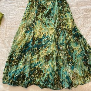 Skirt & Top.  XL sleeveless top with matching skirt. Ruby Rd